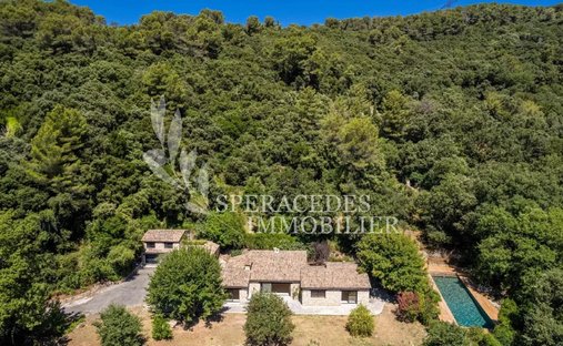 Estate in Saint-Cézaire-sur-Siagne, Provence-Alpes-Côte d'Azur, France 1
