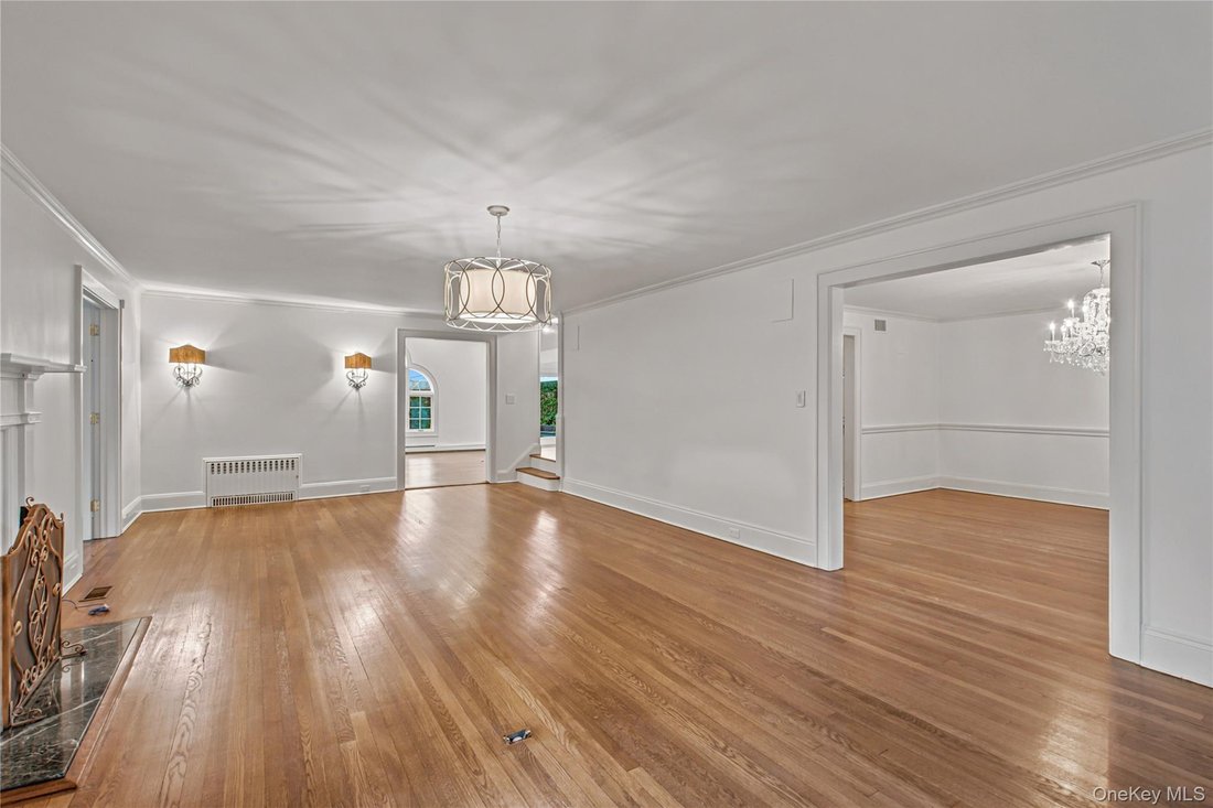 House in Garden City, New York, United States 3 - 18298348