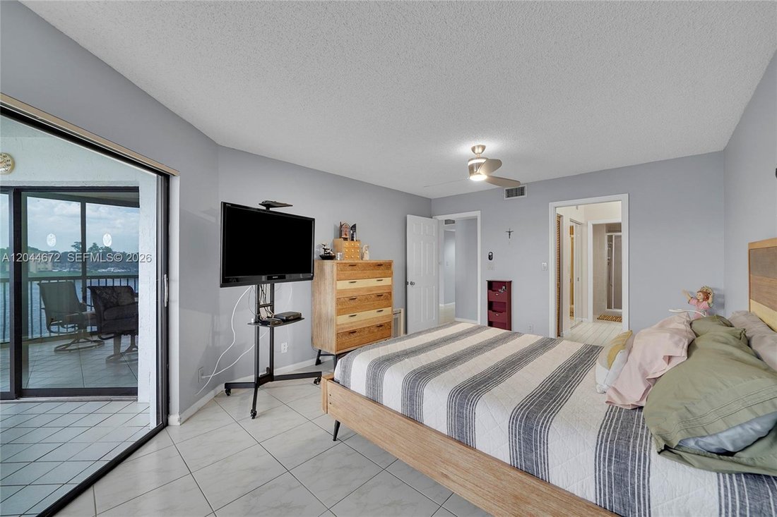 Condo in Coral Springs, Florida, United States 5 - 18298515