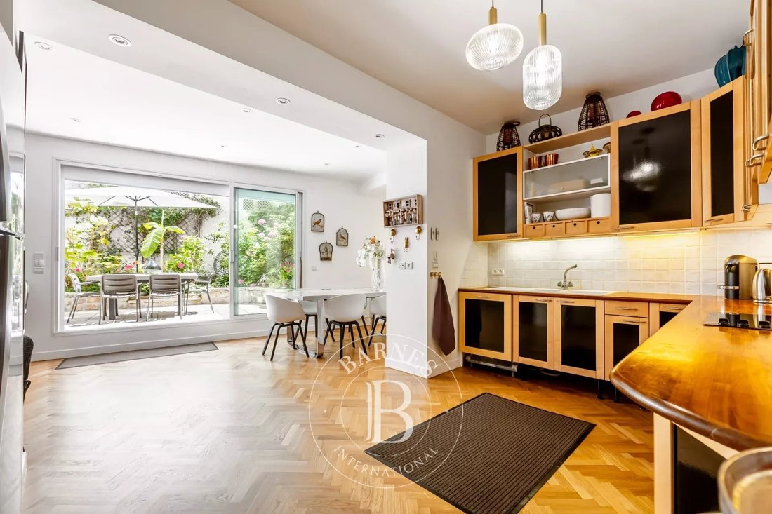 Apartment in Elysées-Madeleine, Paris 8e Arrondissement, Paris 5 - 18298743