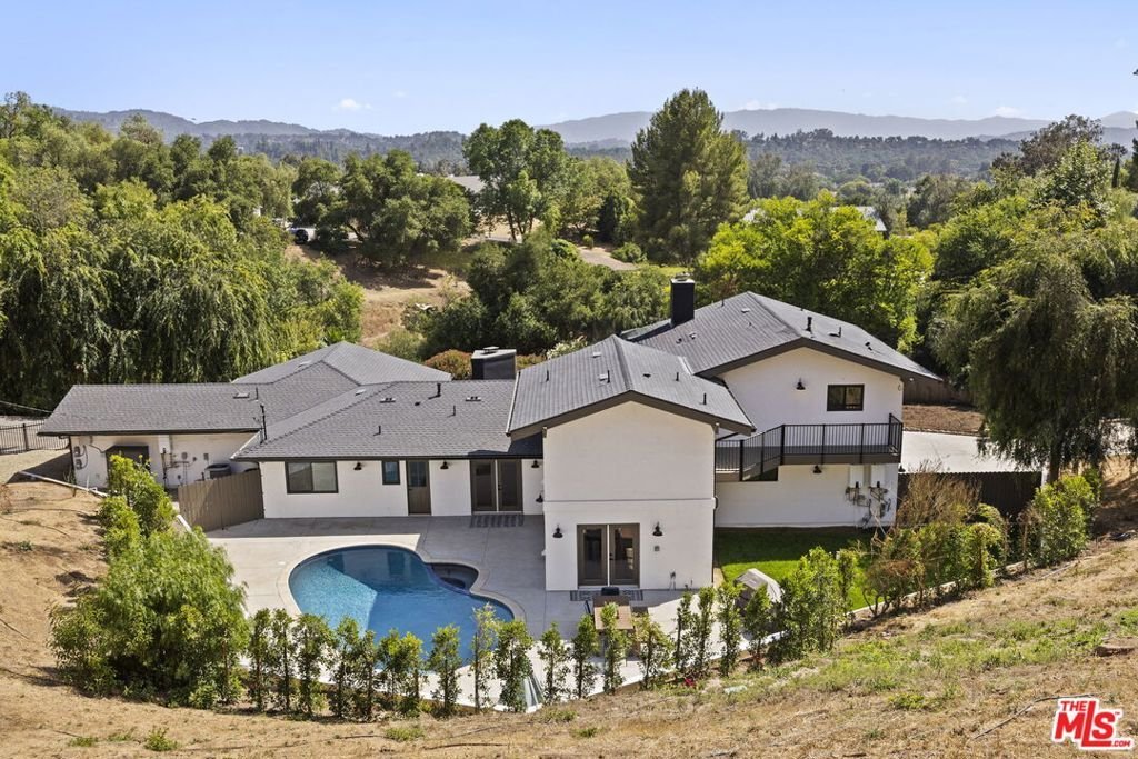 Ojai, California, United States 2 - 18301597