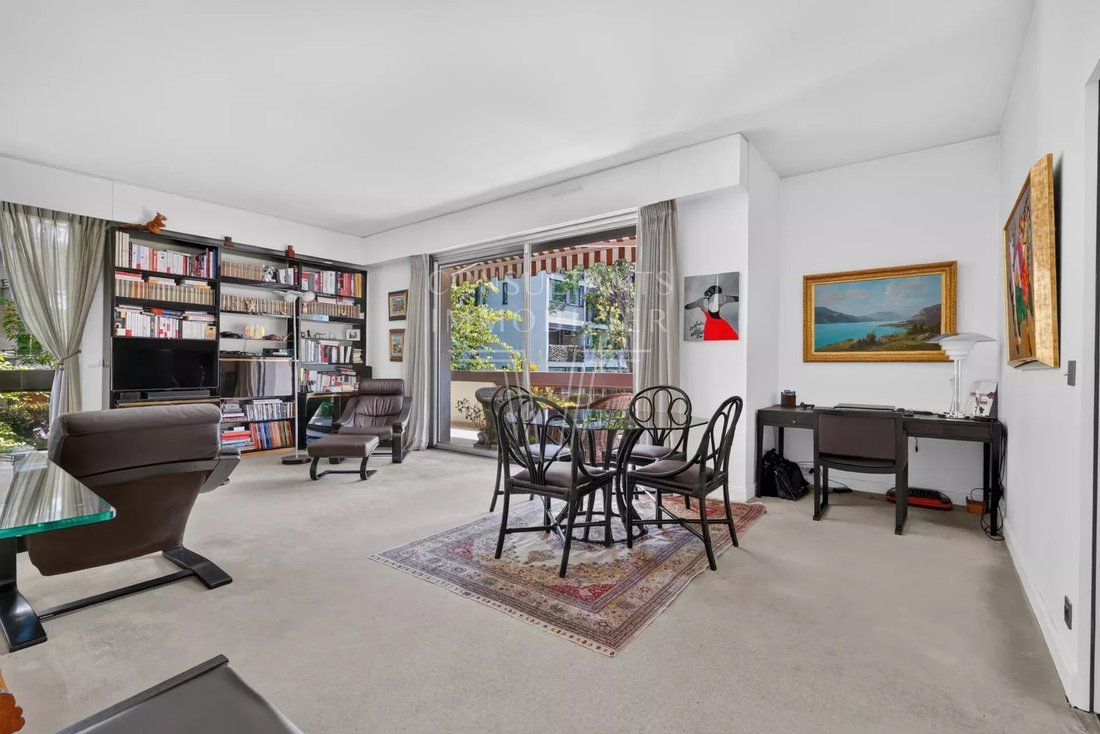 Apartment in Bois de Boulogne, Paris 16e Arrondissement, Paris 2 - 18298101