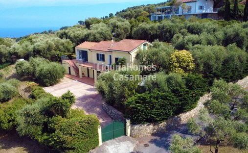 Villa in Diano Marina, Liguria, Italy 1