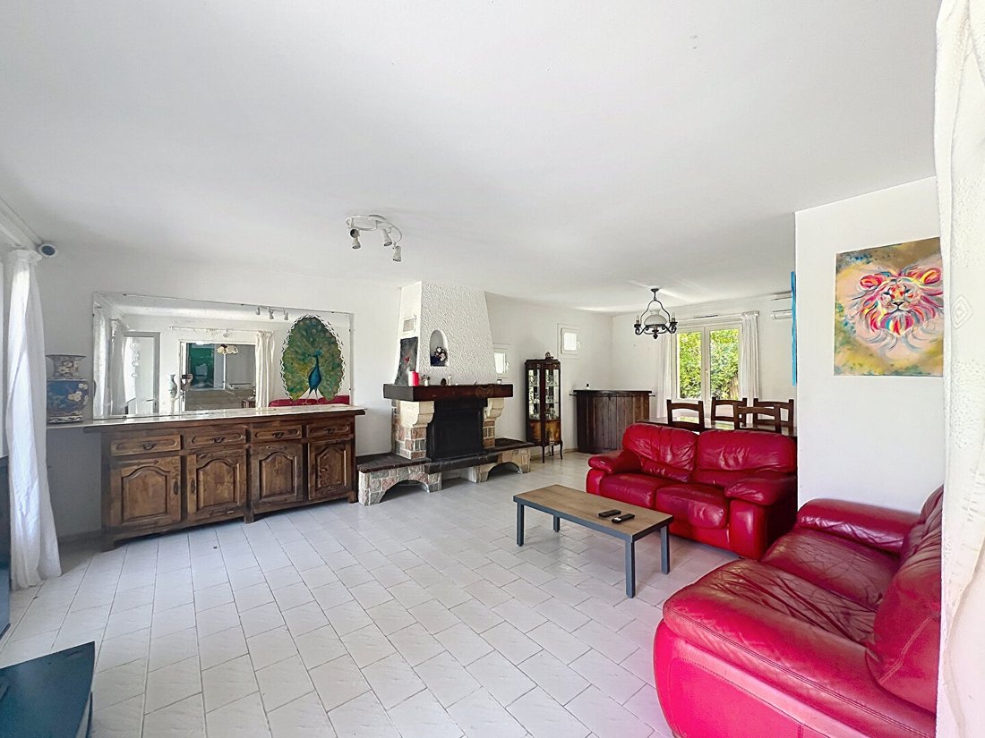Villa in Greasque, Provence-Alpes-Côte d'Azur, France 3 - 17837478