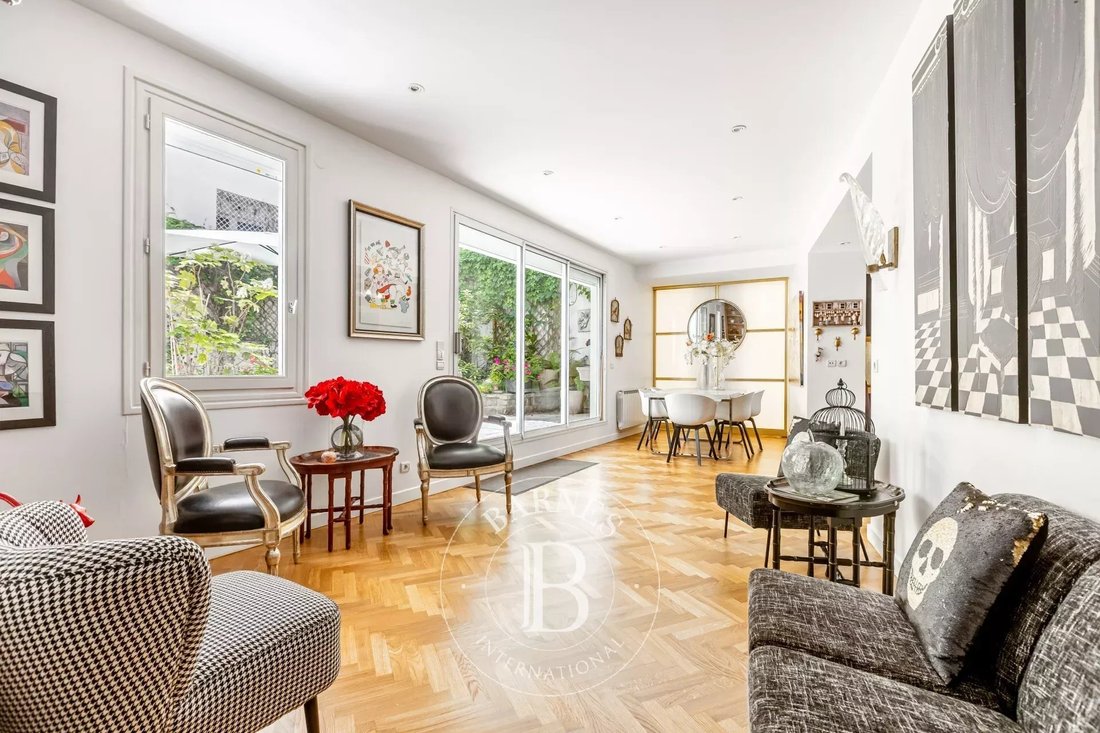 Apartment in Elysées-Madeleine, Paris 8e Arrondissement, Paris 3 - 18298743