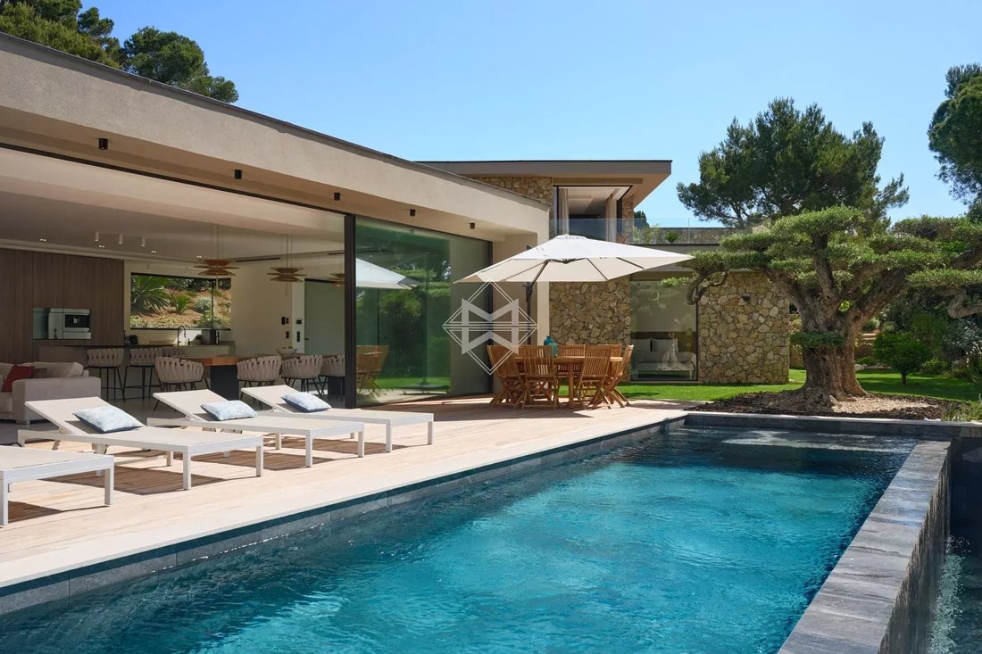 Villa in Ramatuelle, Provence-Alpes-Côte d'Azur, France 4 - 18298676