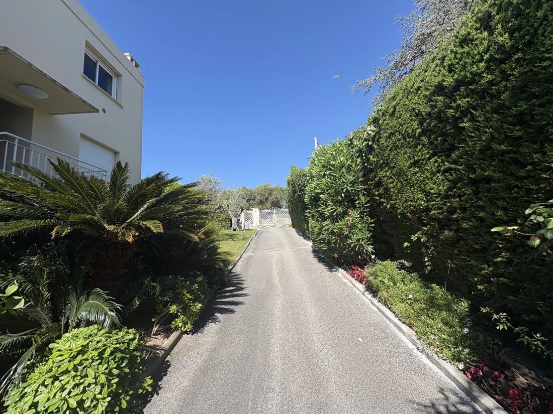 Apartment in Les Bastides, Antibes, France 2 - 18300905
