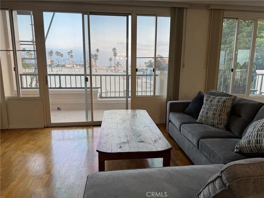 Condo in Signal Hill, California, United States 5 - 18301626