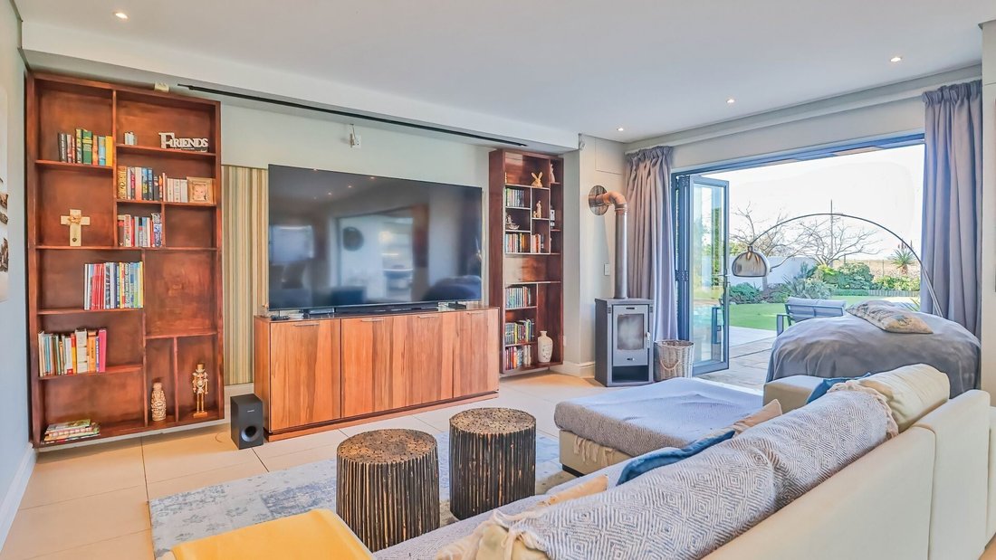 House in Stellenbosch, Western Cape, South Africa 5 - 18302231