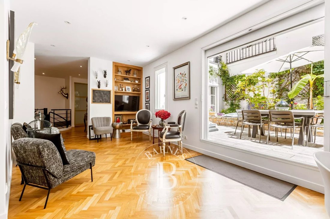 Apartment in Elysées-Madeleine, Paris 8e Arrondissement, Paris 4 - 18298743
