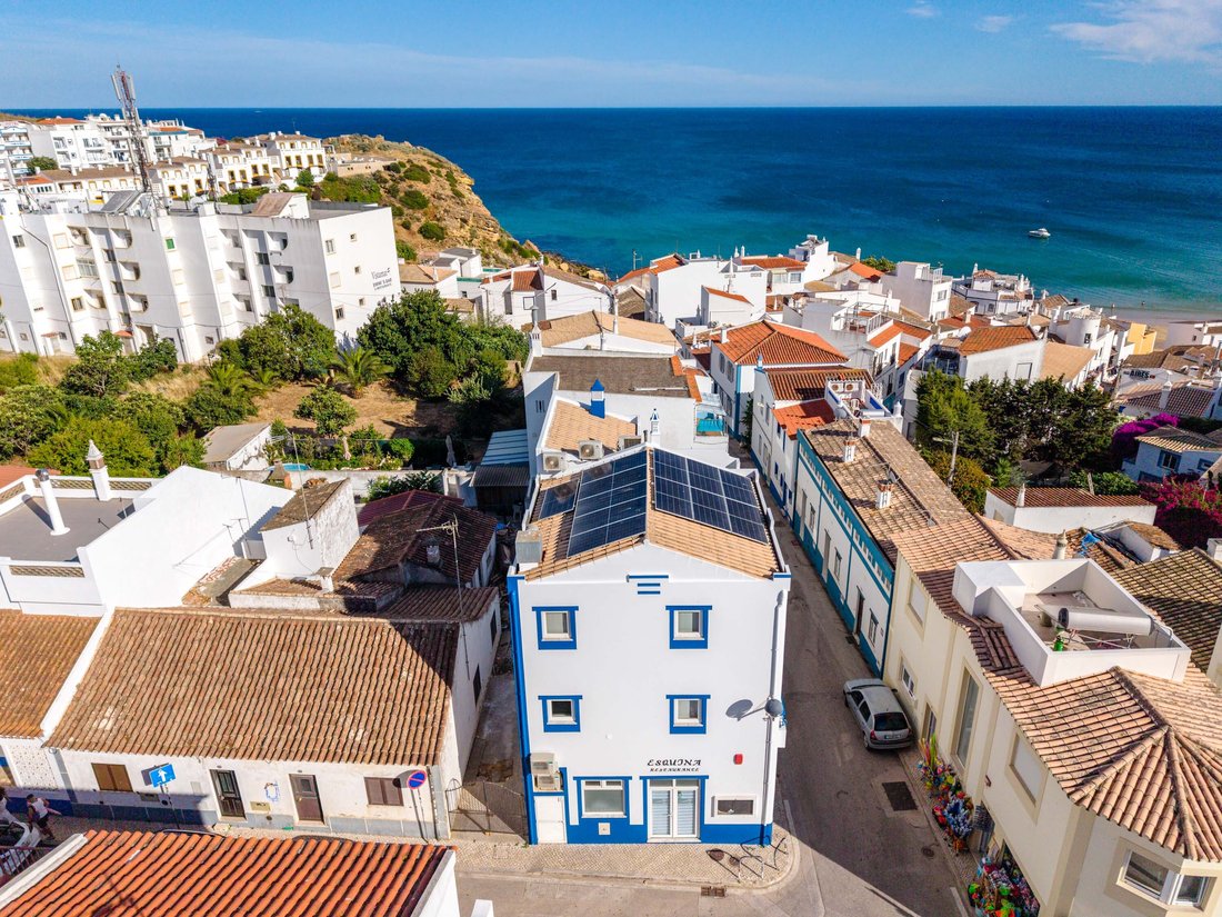 Budens, Algarve, Portugal 1 - 18298599