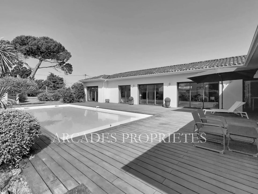 House in Lalande-de-Pomerol, Nouvelle-Aquitaine, France 1 - 18298047