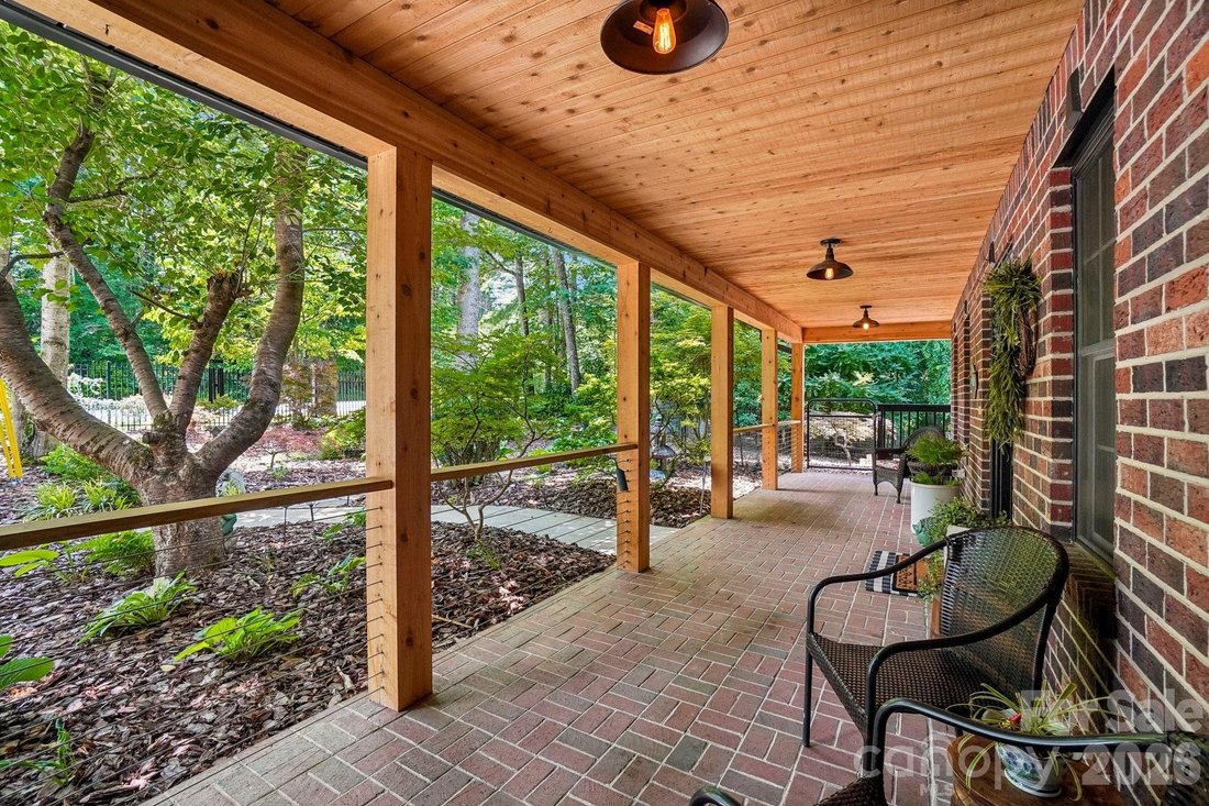 House in Laurel Park, North Carolina, United States 5 - 17344657