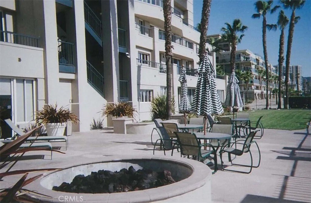 Condo in Signal Hill, California, United States 2 - 18301626