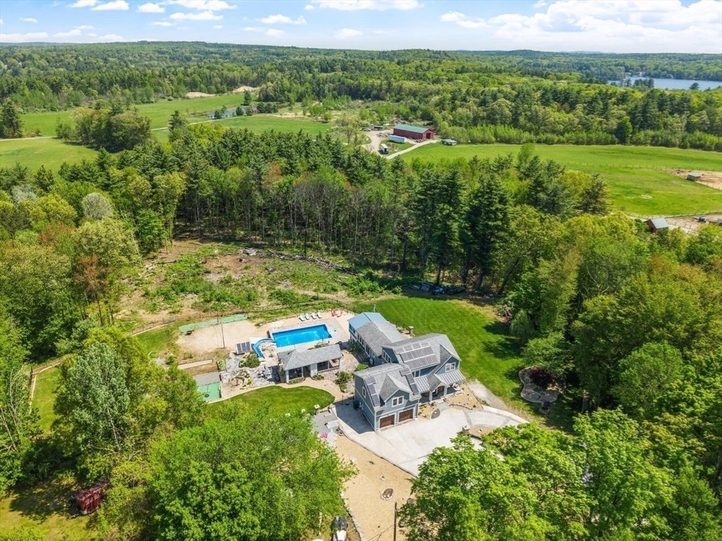 House in Lunenburg, Massachusetts, United States 1 - 18004512