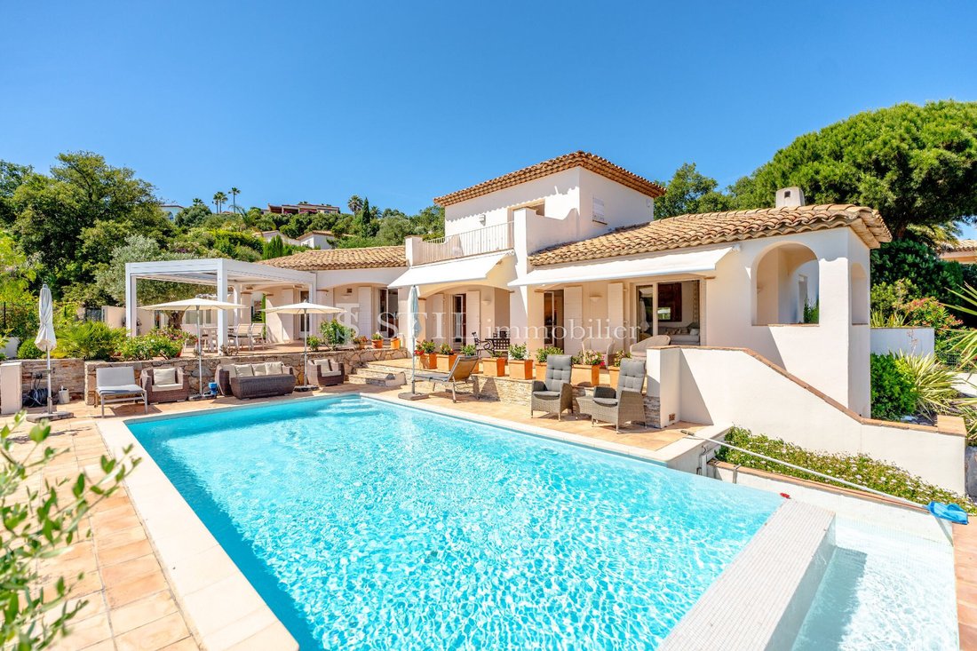 Villa in Ville-Les Saquedes-Le Bouillonnet, Sainte-Maxime, France 1 - 18298424