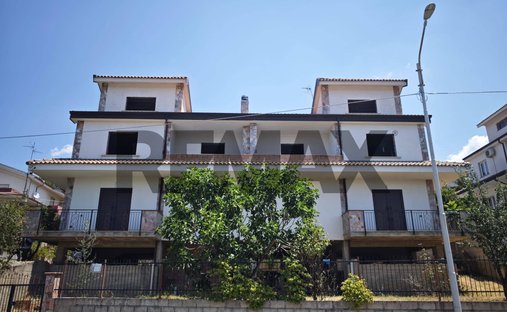 House in San Pietro in Guarano, Calabria, Italy 1