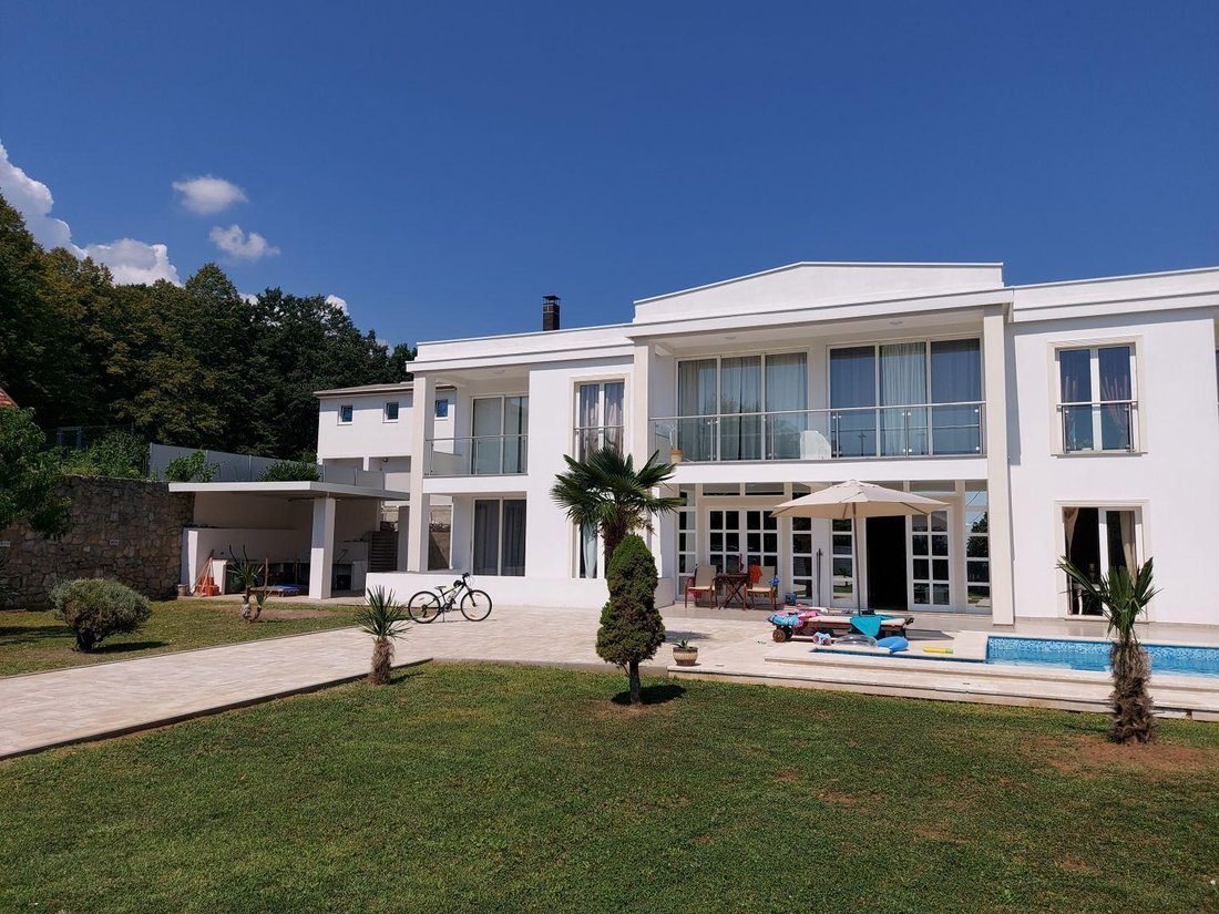 Villa in Opcina Matulji, Primorje-Gorski Kotar County, Croatia 1 - 18298691