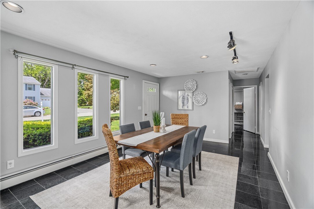 House in Bristol, Rhode Island, United States 5 - 18301420