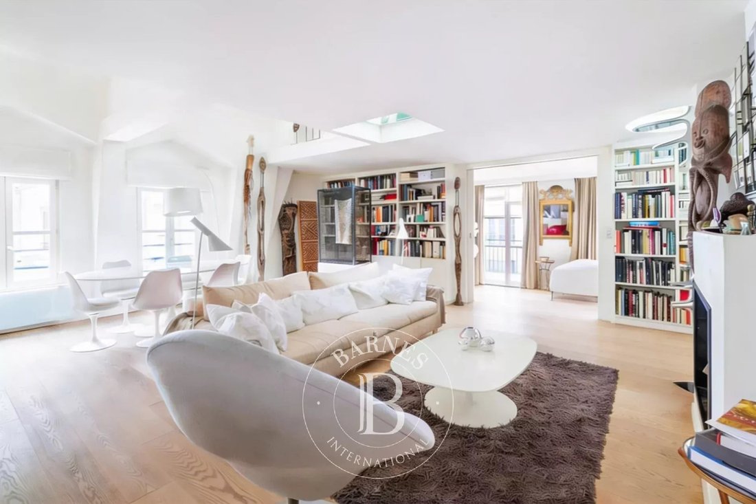Apartment in Saint Germain des Prés, Paris 6e Arrondissement, Paris 1 - 13709393