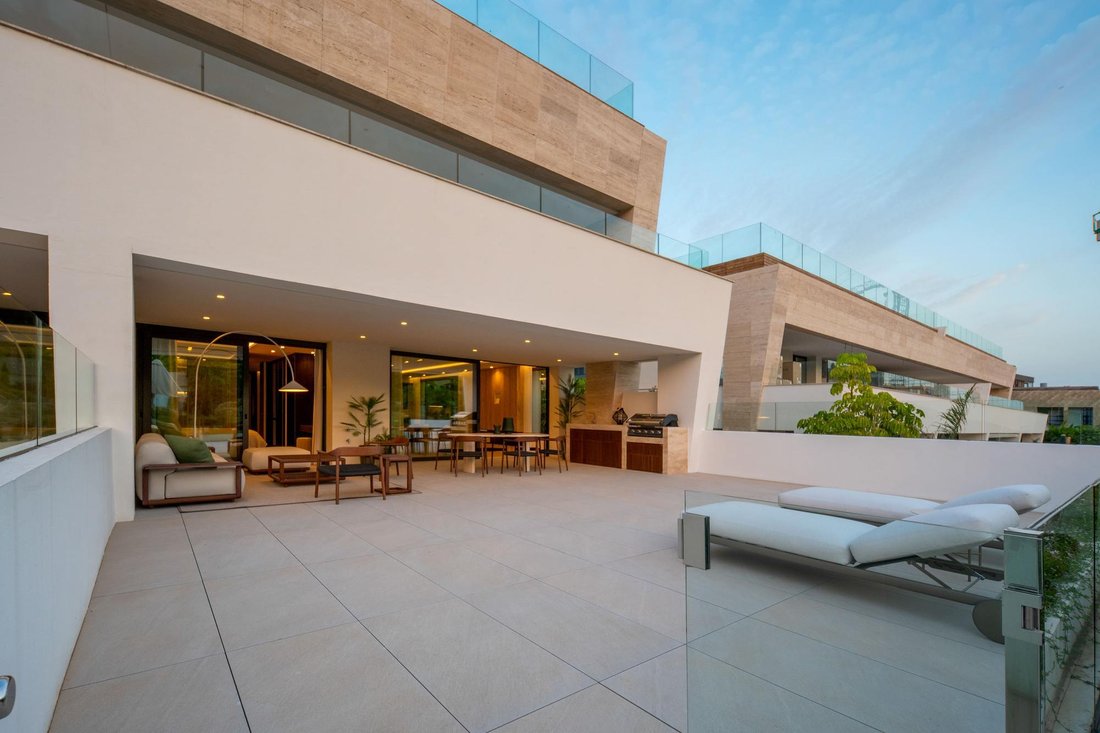 Apartment in Puerto Banus, Marbella, Spain 5 - 18298875