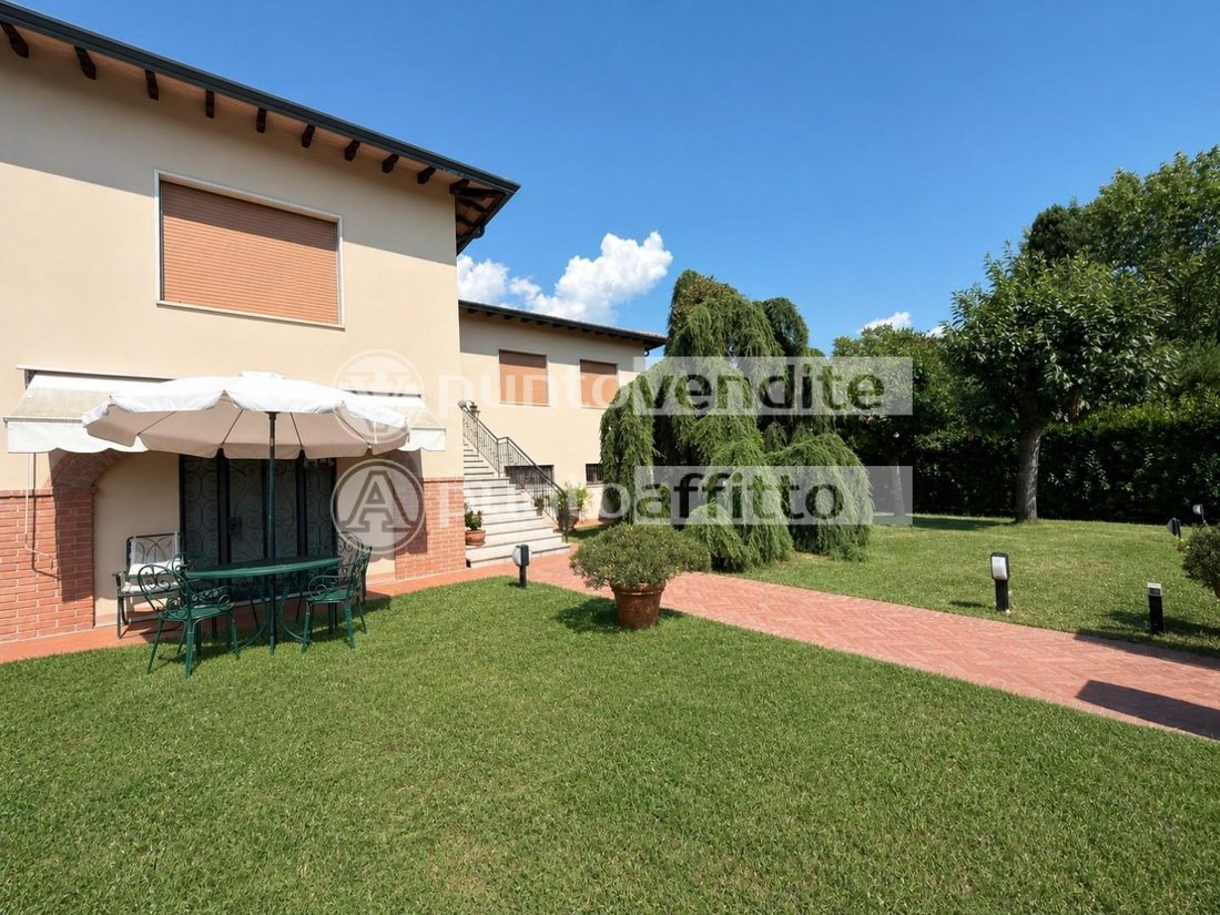 Villa in Area Monte San Quirico - Sant'Alessio, Lucca, Tuscany 3 - 18301270