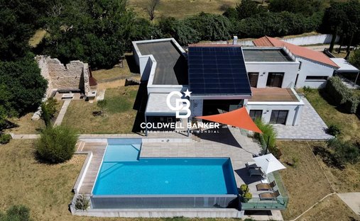 Villa in Saint-Zacharie, Provence-Alpes-Côte d'Azur, France 1