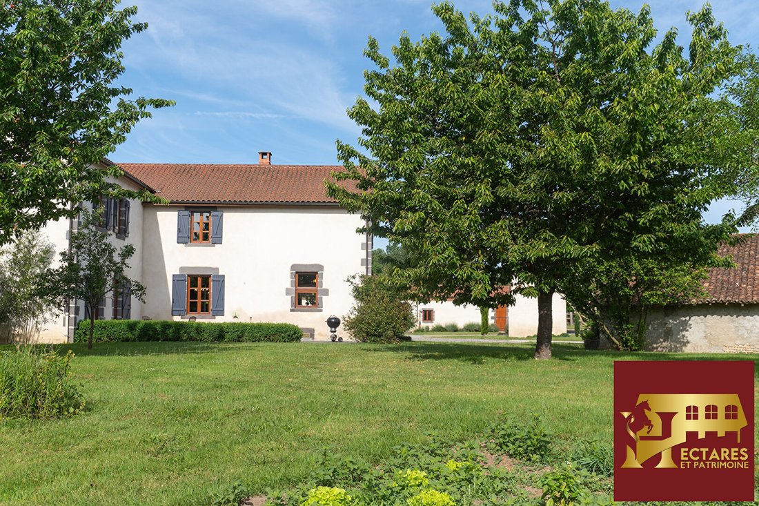 Villa in Maringues, Auvergne-Rhône-Alpes, France 2 - 18303033