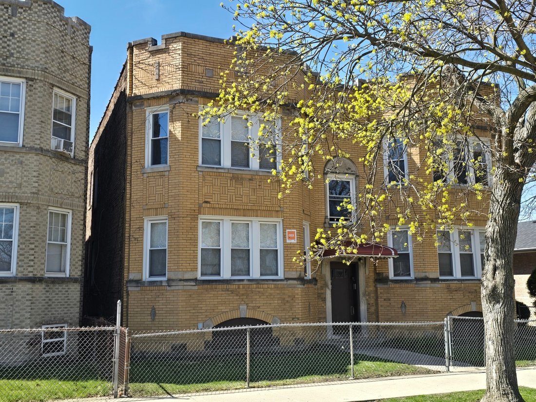 Chicago, Illinois, United States 3 - 18301230