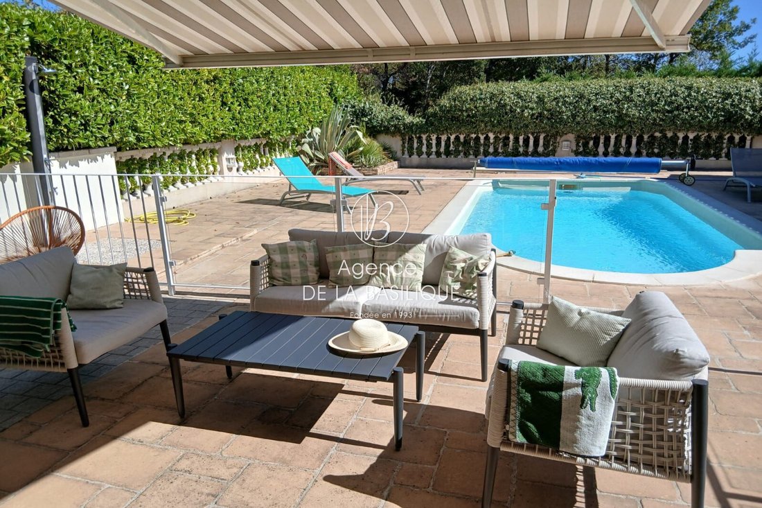 Villa in Nans-les-Pins, Provence-Alpes-Côte d'Azur, France 3 - 17985277