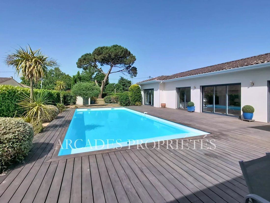House in Lalande-de-Pomerol, Nouvelle-Aquitaine, France 2 - 18298047