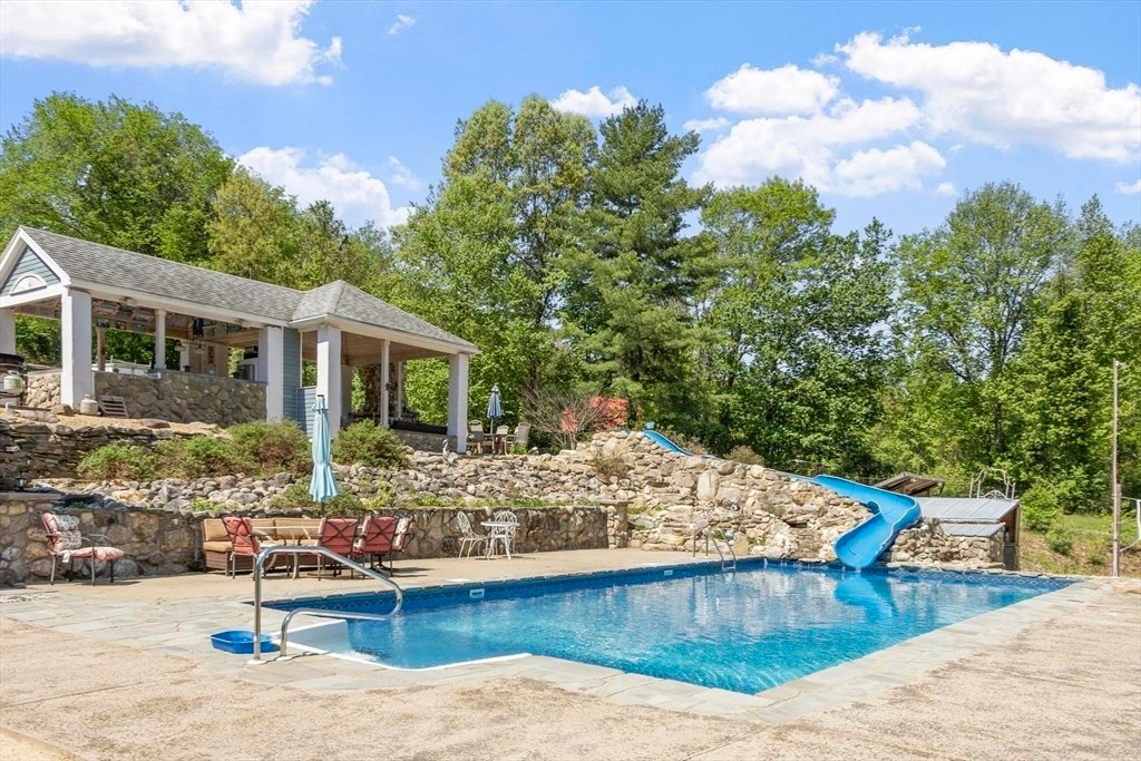 House in Lunenburg, Massachusetts, United States 4 - 18004512