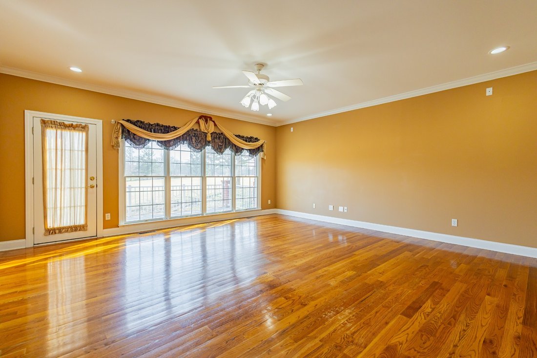 House in Tullahoma, Tennessee, United States 3 - 18300961