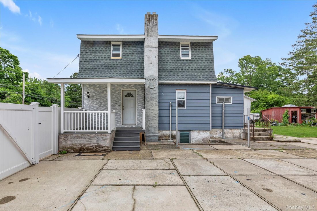 House in West Babylon, New York, United States 3 - 18298493