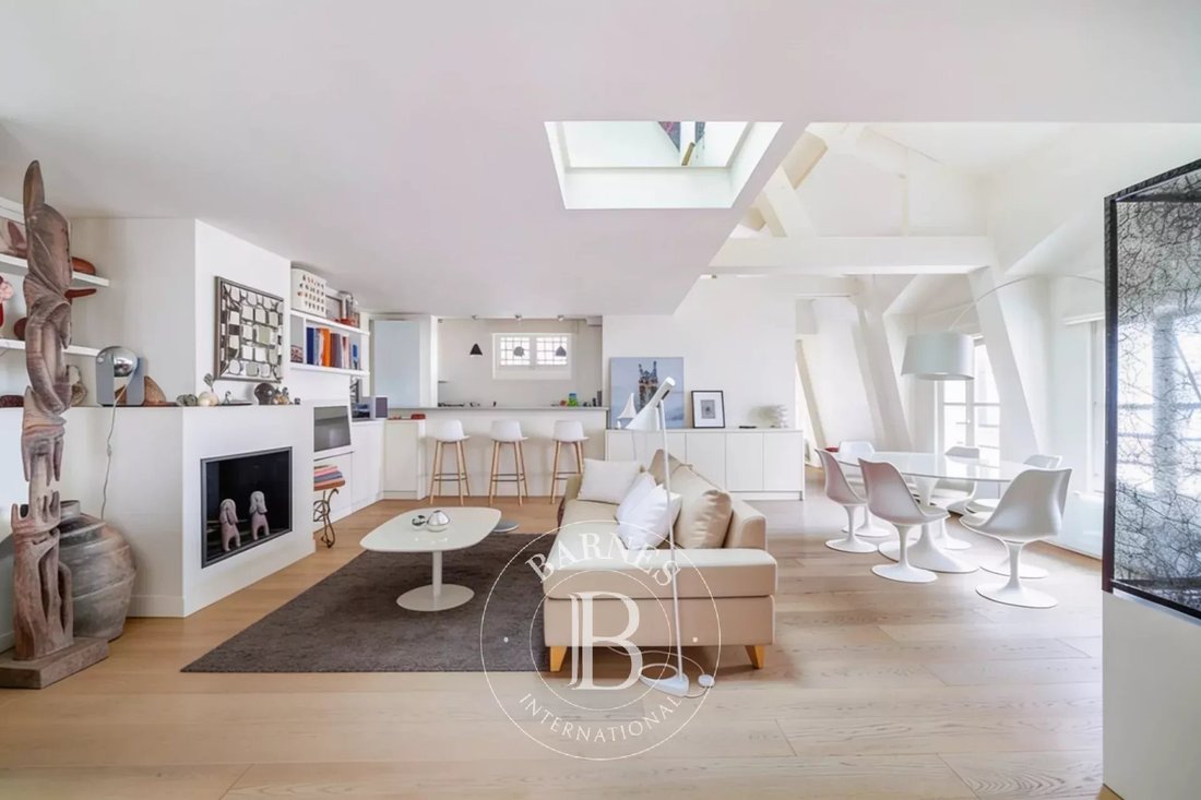 Apartment in Saint Germain des Prés, Paris 6e Arrondissement, Paris 4 - 13709393