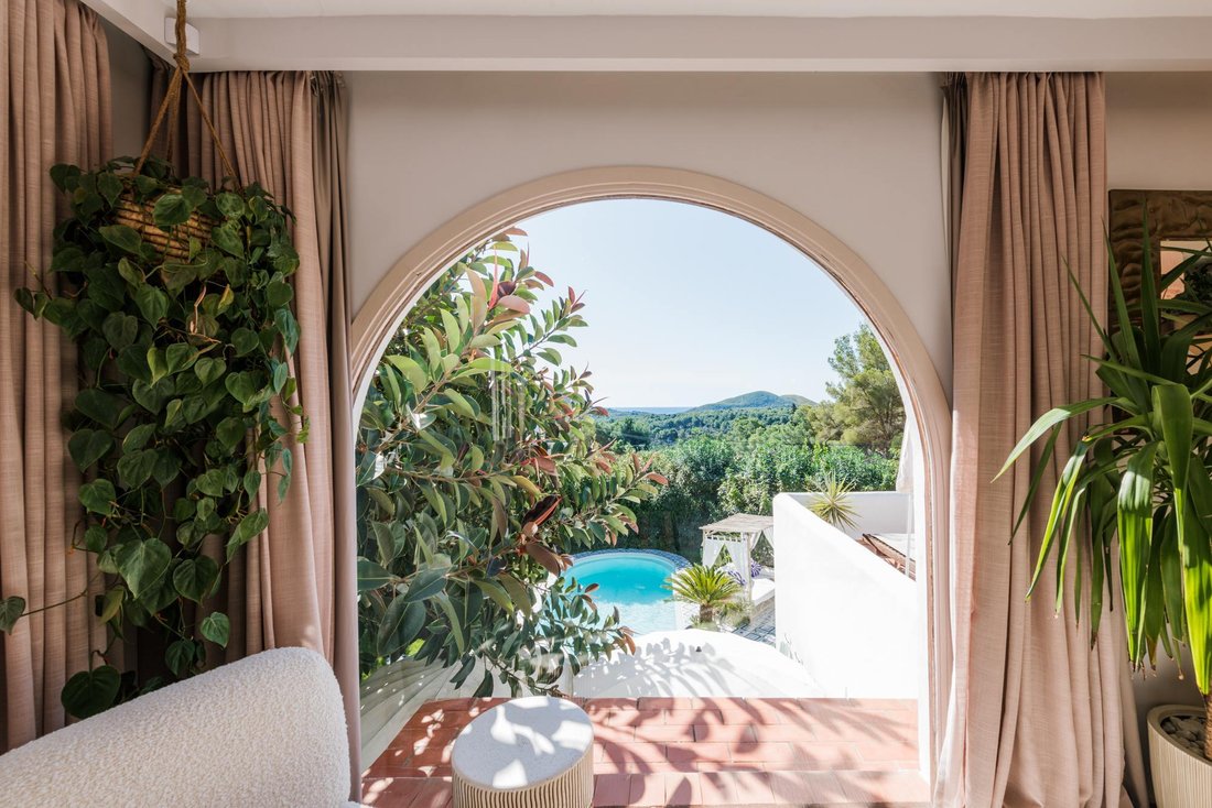 Country House in Cala Llonga, Ibiza, Santa Eularia des Riu, Balearic Islands 4 - 16988241