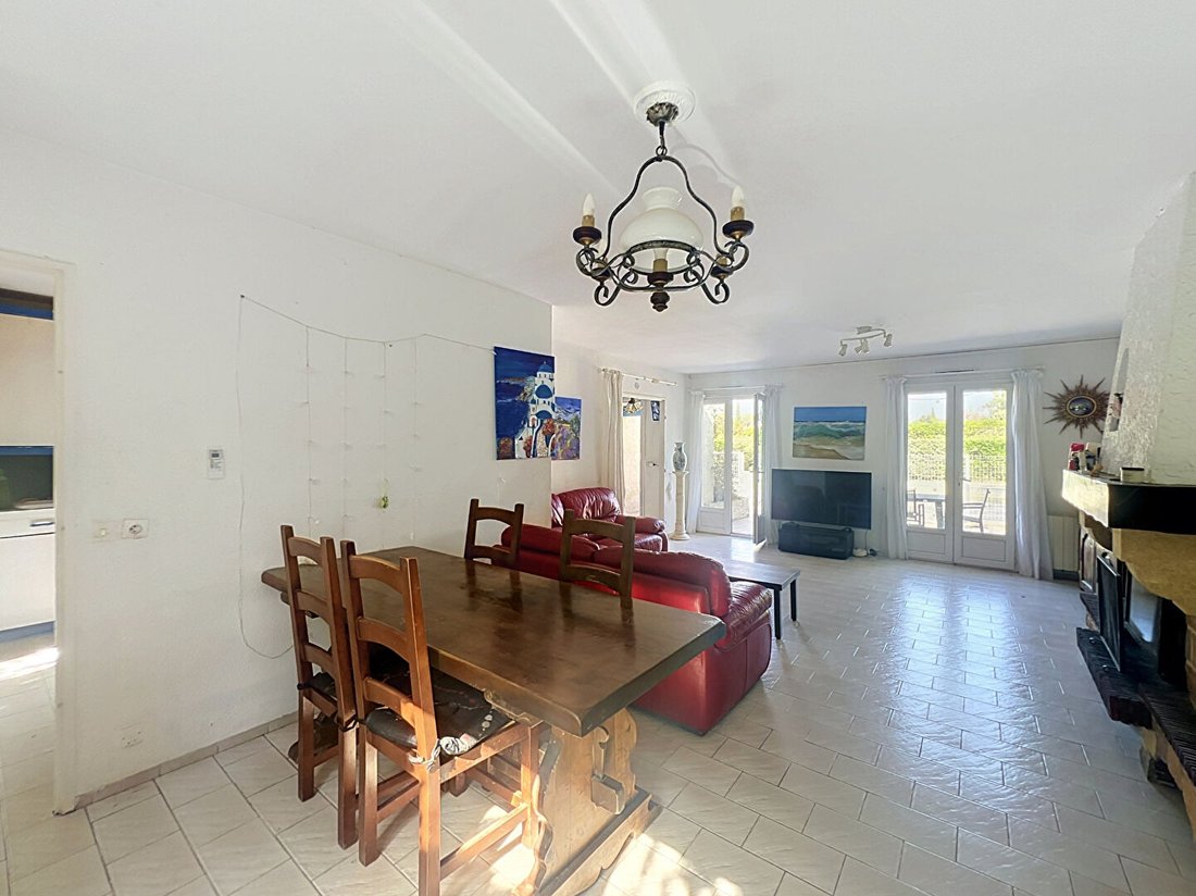 Villa in Greasque, Provence-Alpes-Côte d'Azur, France 5 - 17837478