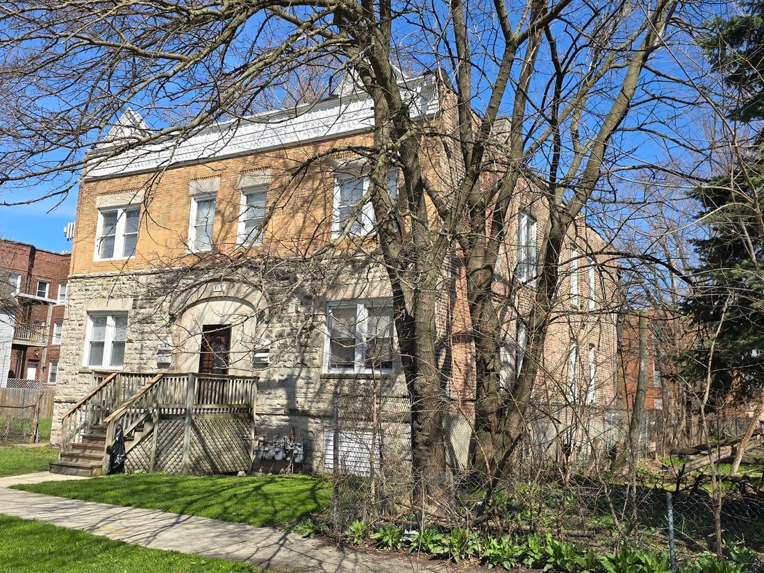 Chicago, Illinois, United States 2 - 18301249
