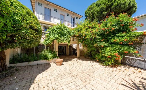 Villa in Vallergues, Cannes, France 1