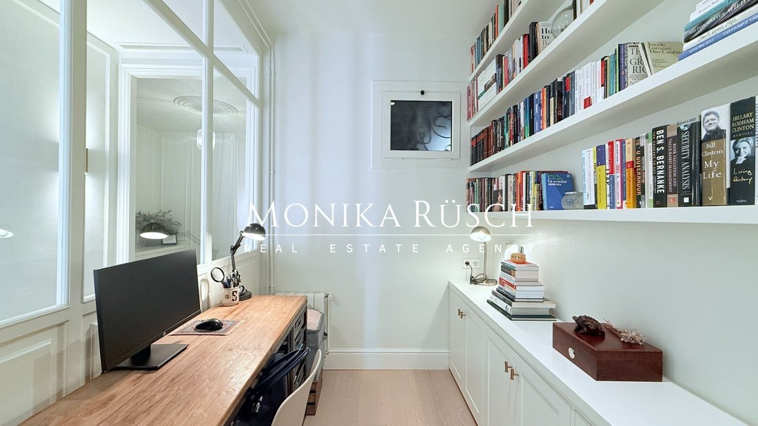 Apartment in Eixample, Barcelona, Spain 4 - 18300894