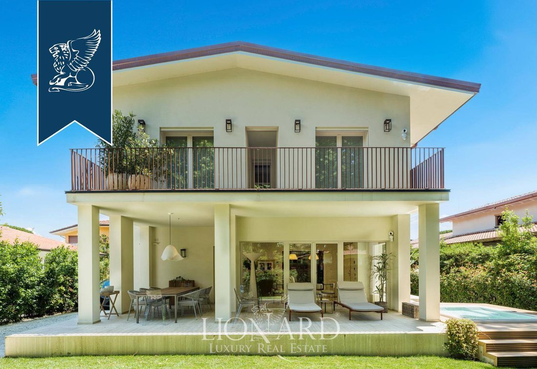 Villa in Center, Forte dei Marmi, Tuscany 2 - 18302841