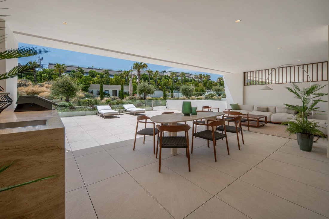 Apartment in Puerto Banus, Marbella, Spain 2 - 18298875