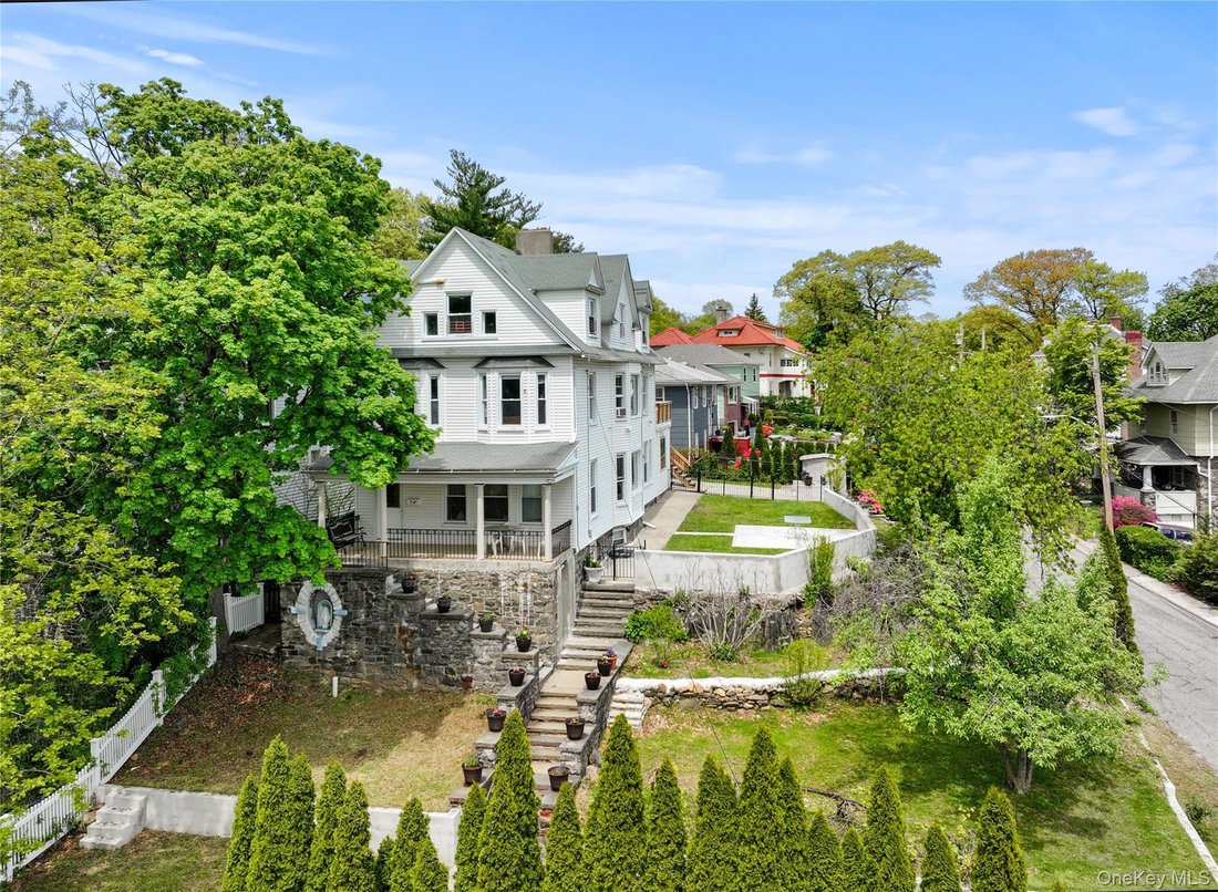 House in Yonkers, New York, United States 1 - 18301703