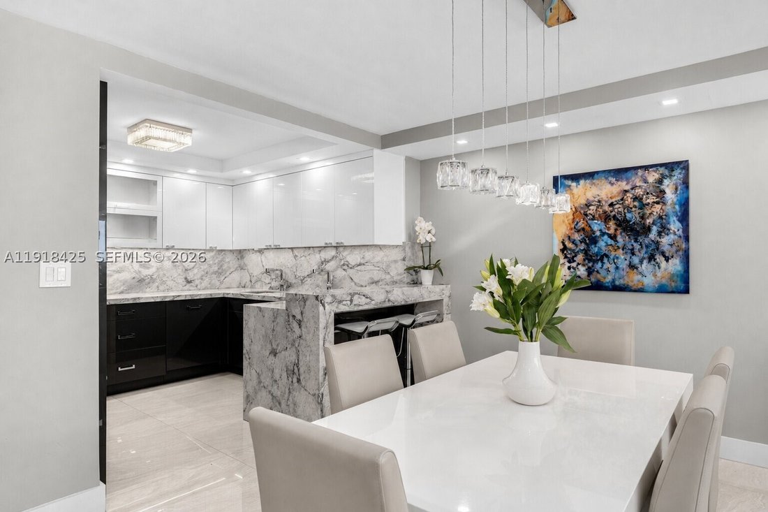 Condo in Miami Beach, Florida, United States 4 - 17203736