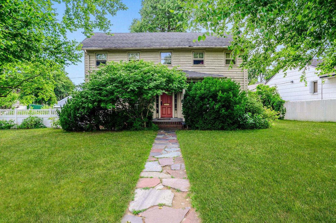 House in Malverne, New York, United States 4 - 18297725