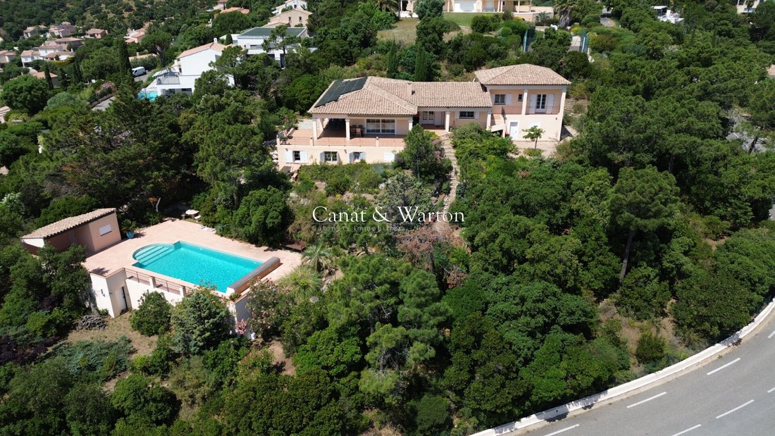 Villa in Les Issambres, Roquebrune-sur-Argens, France 1 - 18302966