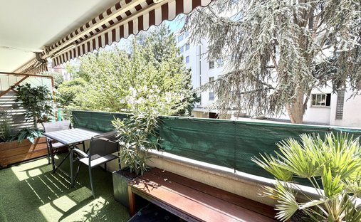 Apartment in Saint-Mande, Ile-de-France, France 1