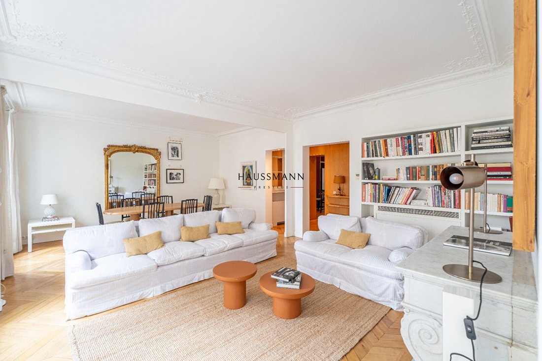 Apartment in Saint Thomas d'Aquin, Paris 7e Arrondissement, Paris 1 - 18303024