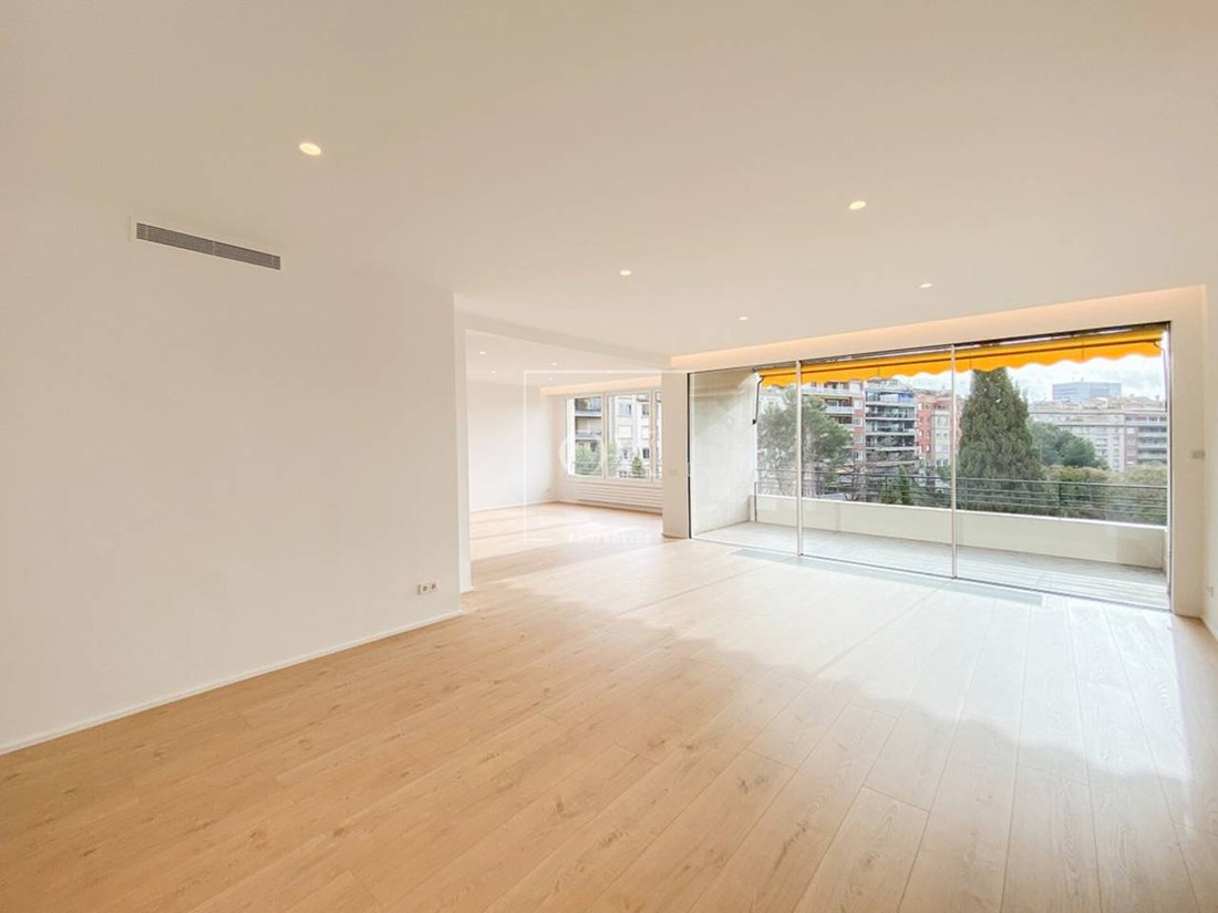 Apartment in Sarrià-Sant Gervasi, Barcelona, Spain 2 - 18300452