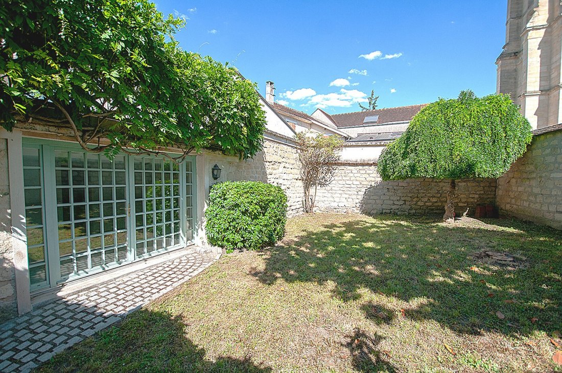 House in Sud, Le Mesnil-le-Roi, France 3 - 18300943